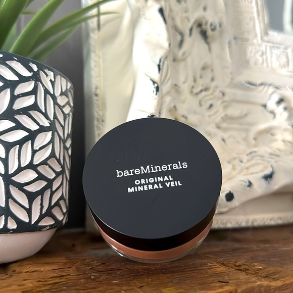 bareMinerals | NEW original Mineral Veil-Tinted Tan Deep 0.3 oz - Picture 1 of 3